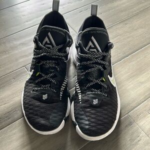 Giannis Immortality shoes - black/clear-white-wolf grey